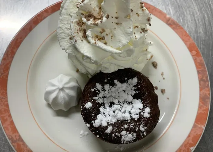 Отель Du Lacapelle-Viescamp