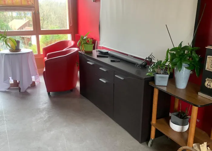 Отель Du Lacapelle-Viescamp