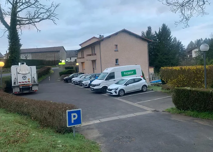 Отель Du Lacapelle-Viescamp