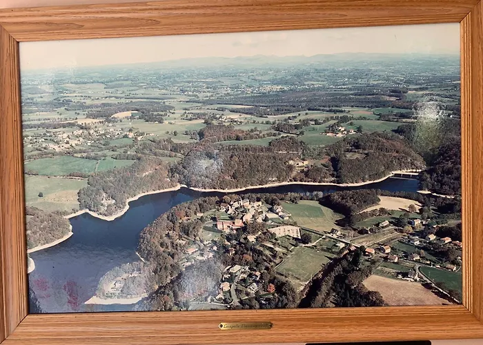 Отель Du Lacapelle-Viescamp